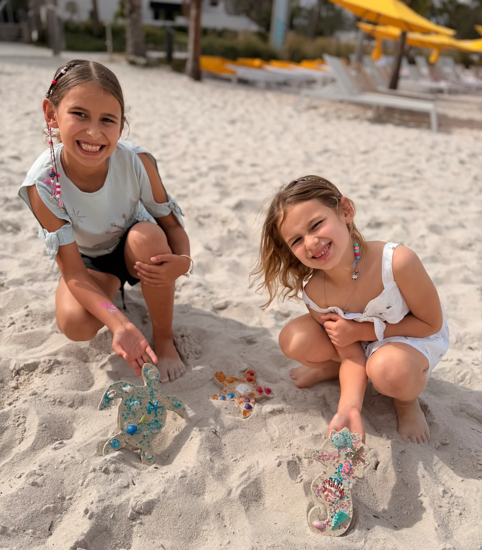 Sand Art Keepsakes. Brena's Arts & Activities family recreation experience at a resort